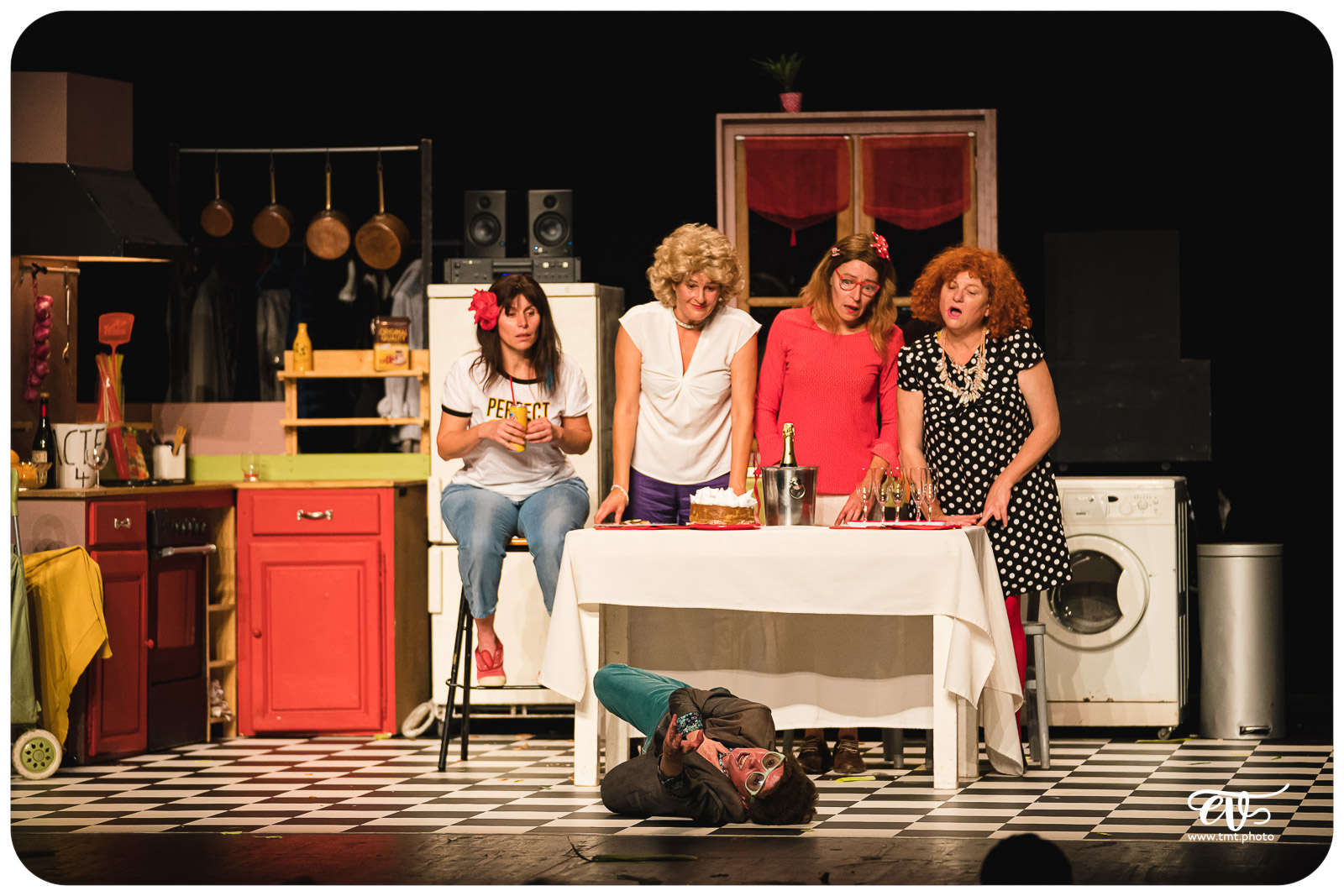 LES FEMMES SAVANTES (CIE DU DETOUR)